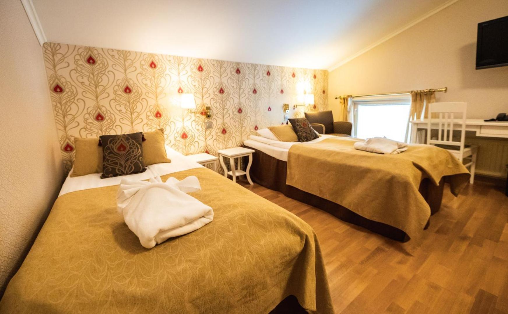 Urhola, Kruunupuisto Hotel